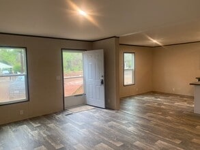 460 Lake Dr in Richlands, NC - Building Photo - Building Photo