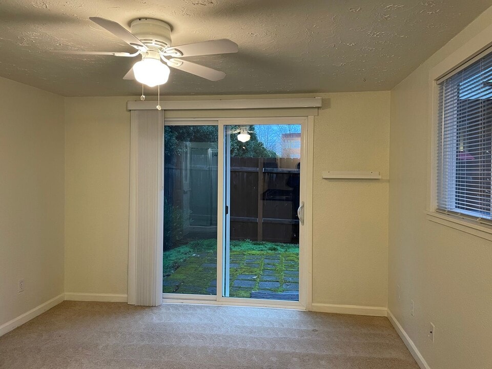 1600 SE 168th Ave in Vancouver, WA - Building Photo