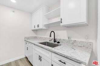 10634 Holman Ave in Los Angeles, CA - Building Photo - Building Photo