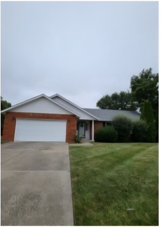 8 Chavant Ct in Belleville, IL - Building Photo - Building Photo