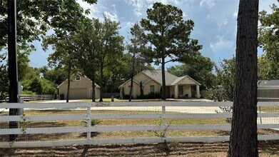 25221 Armagh Rd in Hempstead, TX - Building Photo - Building Photo