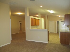 11750 Raindrop Rd in Jacksonville, FL - Building Photo - Building Photo