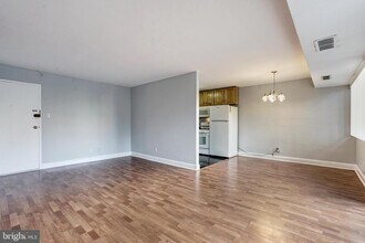 431 N Armistead St-Unit -102 in Alexandria, VA - Building Photo - Building Photo