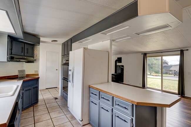 property at 3220 Snowflake Rd