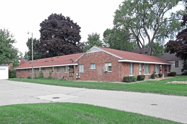 2523 Galpin Ave in Royal Oak, MI - Foto de edificio - Building Photo