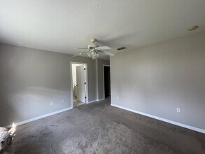 736 Platypus Ct in Kissimmee, FL - Foto de edificio - Building Photo