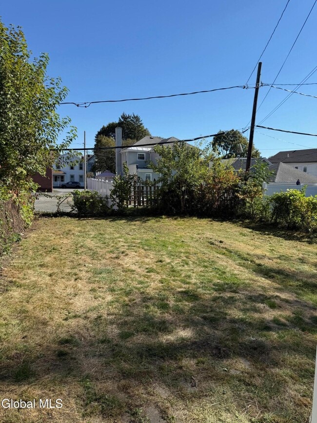 577 6th Ave in Watervliet, NY - Building Photo - Building Photo