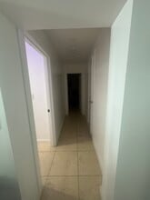 18500 NW 22nd Pl in Miami Gardens, FL - Foto de edificio - Building Photo