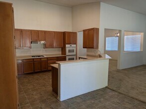 14300 Maryknoll Ct in Moreno Valley, CA - Building Photo - Building Photo
