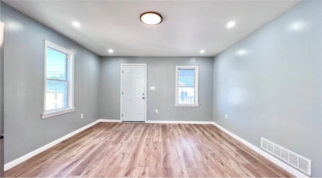 4484 1st St in Bethel Park, PA - Building Photo - Building Photo