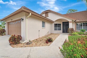 5859 Westbourgh Ct in Naples, FL - Building Photo - Building Photo