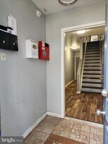 1704 W Diamond St in Philadelphia, PA - Building Photo