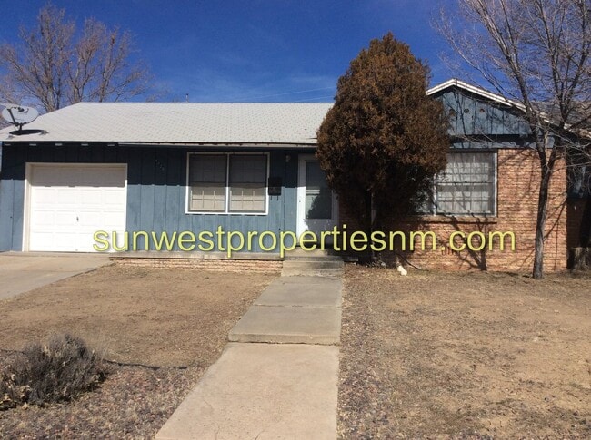 4020 E Douglas St in Farmington, NM - Building Photo - Building Photo