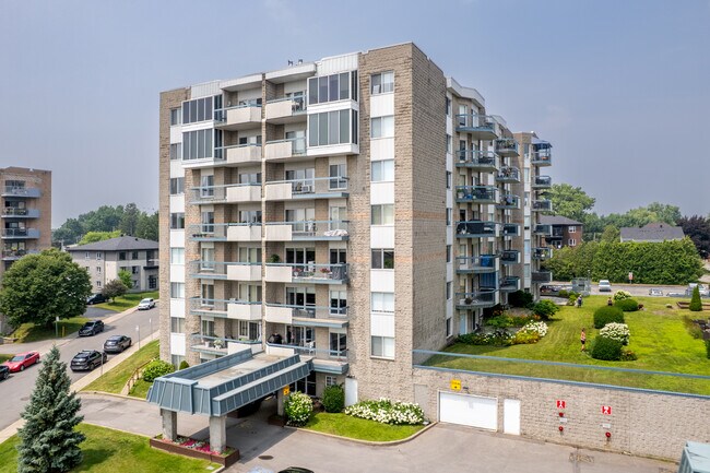 4191 De La Seine Rue in Laval, QC - Building Photo - Building Photo