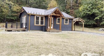 358 Petroleum Center Rd in Oil City, PA - Building Photo