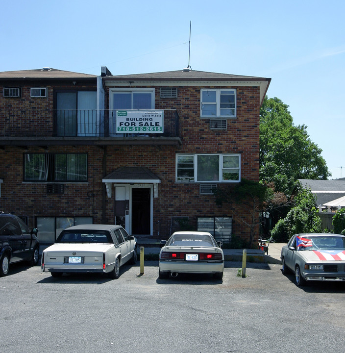 109-21 Centreville St in Ozone Park, NY - Building Photo