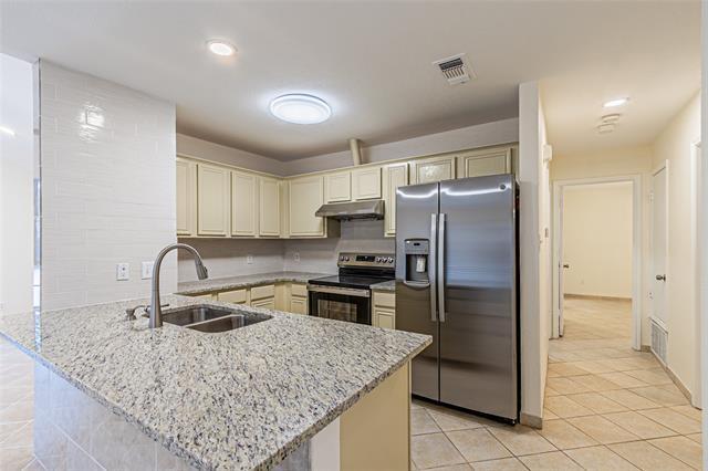 8028 Cannonwood Dr in Fort Worth, TX - Building Photo - Building Photo