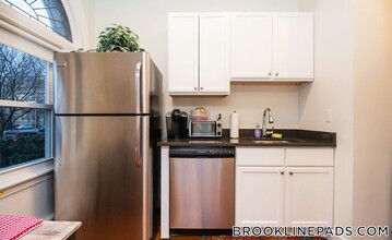 1871 Beacon St in Brookline, MA - Building Photo - Building Photo