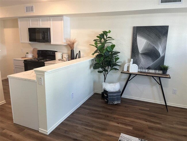 350 Debus Dr in Taylor, TX - Building Photo - Building Photo