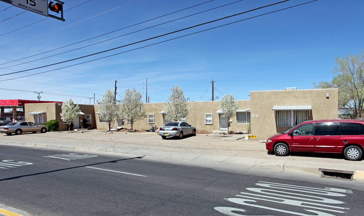 161 Griegos Rd NW in Albuquerque, NM - Foto de edificio