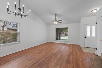 1516 White Oak Loop in Round Rock, TX - Building Photo - Building Photo