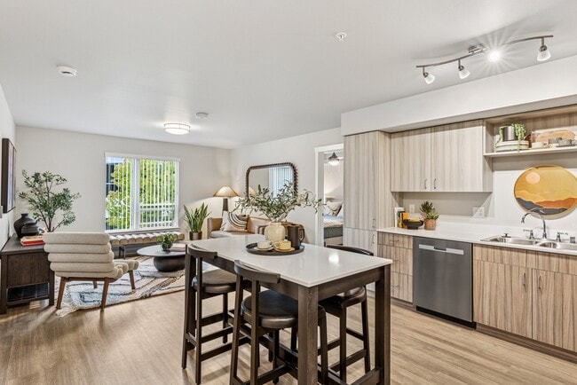 Adara at Totem Lake in Kirkland, WA - Foto de edificio - Building Photo