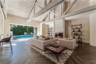 10 Wild Dunes Ct in Las Vegas, NV - Building Photo - Building Photo
