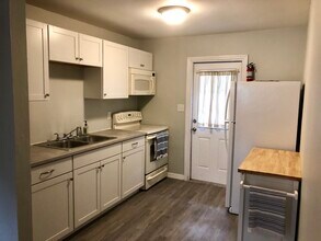 9803 N Aster Ave, Unit A in Tampa, FL - Building Photo - Building Photo