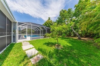 8825 SW 151st St in Palmetto Bay, FL - Building Photo - Building Photo