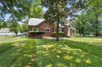 822 Searles Rd in Toledo, OH - Building Photo - Building Photo