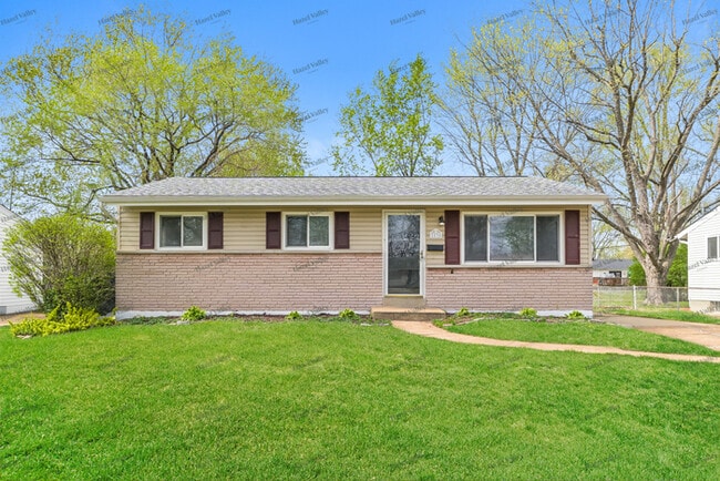 property at 1835 Shirlene Dr