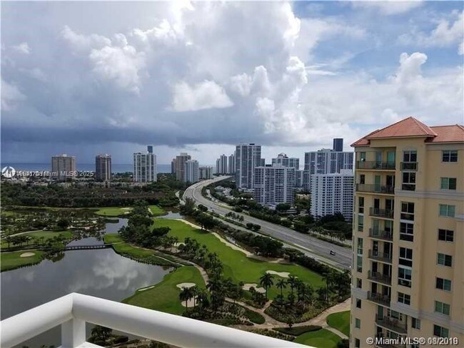 19501 W Country Club Dr, Unit 2203 in Aventura, FL - Building Photo - Building Photo