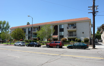 Horvath Apartments in Van Nuys, CA - Building Photo - Building Photo