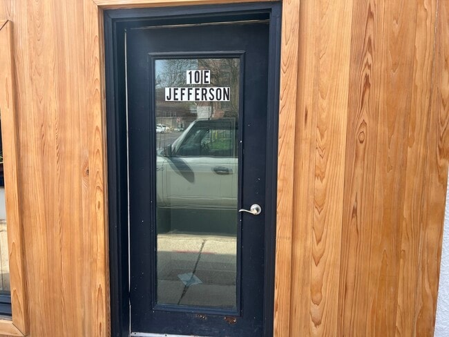 10 E Jefferson Ave in Naperville, IL - Building Photo - Building Photo