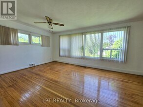 71 Deerfield Rd in Toronto, ON - Building Photo - Building Photo