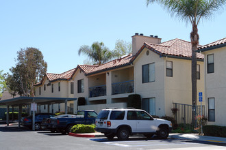 Casa Bernardo in San Diego, CA - Foto de edificio - Building Photo