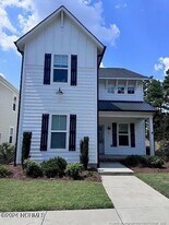 271 Legacy Lakes Way in Aberdeen, NC - Building Photo