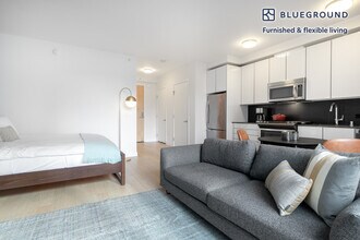 340 Fremont St in San Francisco, CA - Building Photo - Building Photo