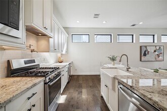 5903 Petty St in Houston, TX - Building Photo - Building Photo