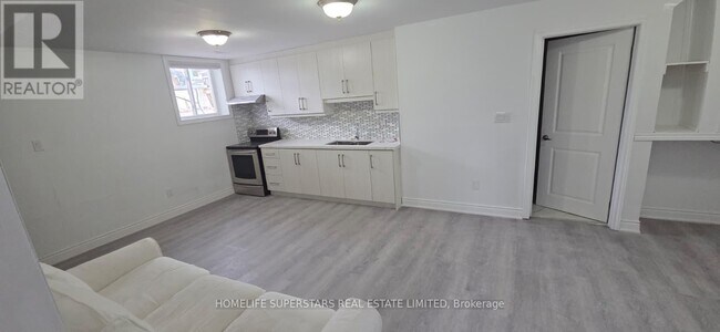 28 Estateview Cir in Brampton, ON - Building Photo - Building Photo