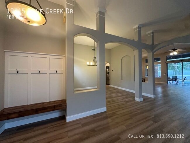 19145 Dove Creek Dr in Tampa, FL - Building Photo - Building Photo