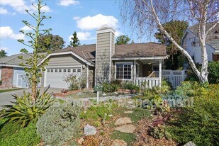 26020 Moreno Dr in Santa Clarita, CA - Building Photo