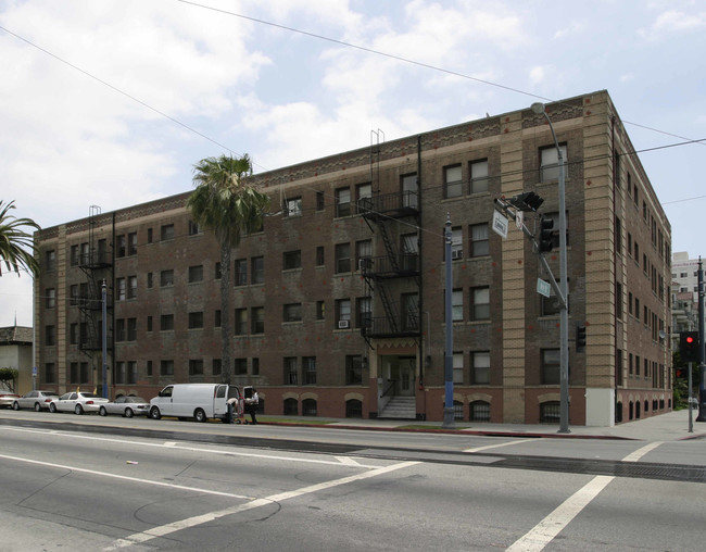 800 Pacific Ave in Long Beach, CA - Building Photo - Building Photo