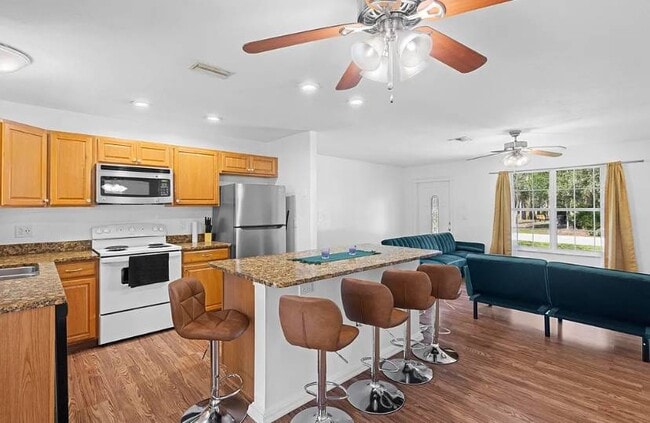 733 SE Academy Ln in Port St. Lucie, FL - Building Photo - Building Photo