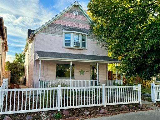 property at 2519 S Acoma St