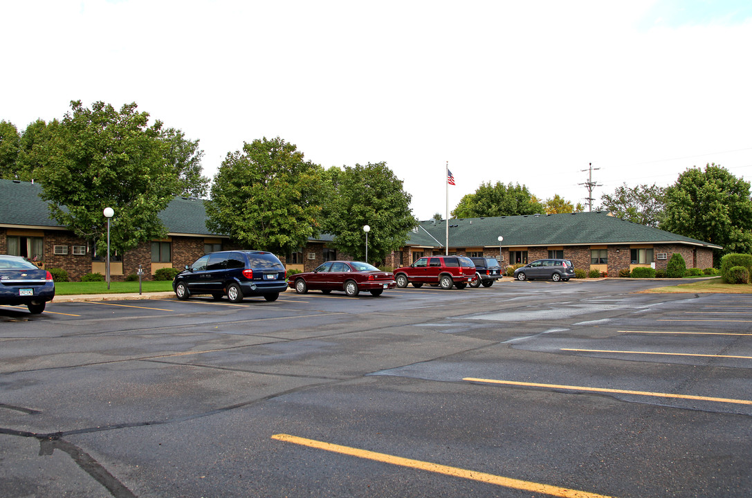 Richhaven Apartments in Richmond, MN - Building Photo