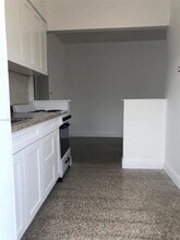 2830 SW 38th Ct in Miami, FL - Foto de edificio - Building Photo