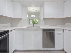 2212 S Cypress Bend Dr in Pompano Beach, FL - Building Photo