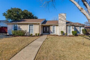 1507 Auburn Dr in Richardson, TX - Building Photo