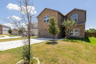 172 Allington Cir in Jarrell, TX - Foto de edificio - Building Photo